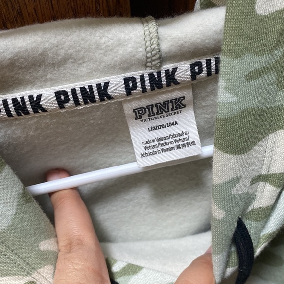 VS PINK Camo sweater - Picture 3 of 4